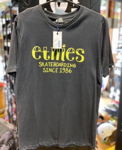 Remera Etnies Iconic