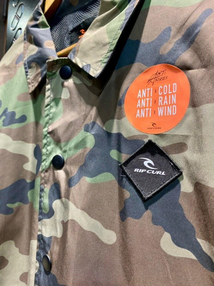 Campera Rip Curl Rompe viento (camu)