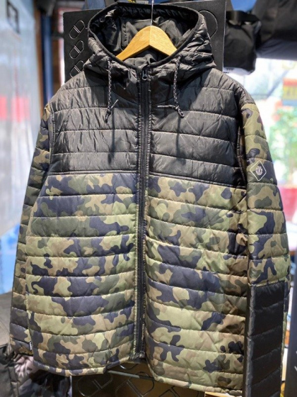 Campera Element (Negro/Camu)