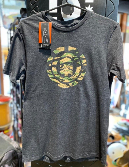 Remera Element War