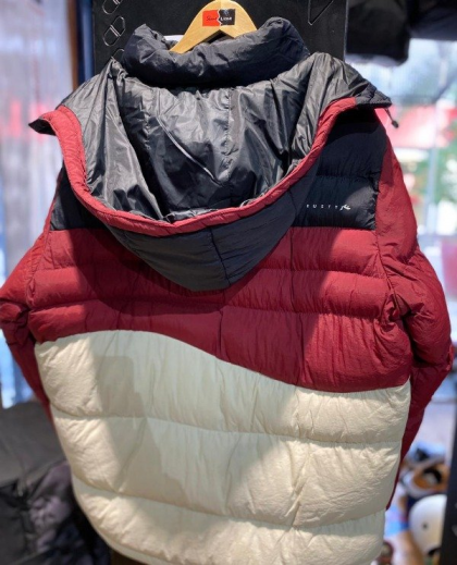 Campera Rusty (Rojo/Blanco/Negro)
