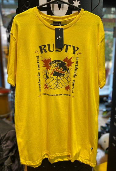 Remera Rusty Bomba